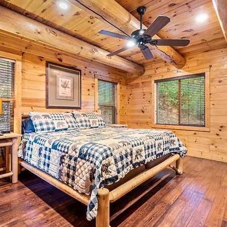 Relaxation Retreat - Pickleball Cabin - Wi-Fi, Fire Pit With Bar, Ev, Game Room, Hot Tub, Pool Access - Mins To Pf セバービル エクステリア 写真