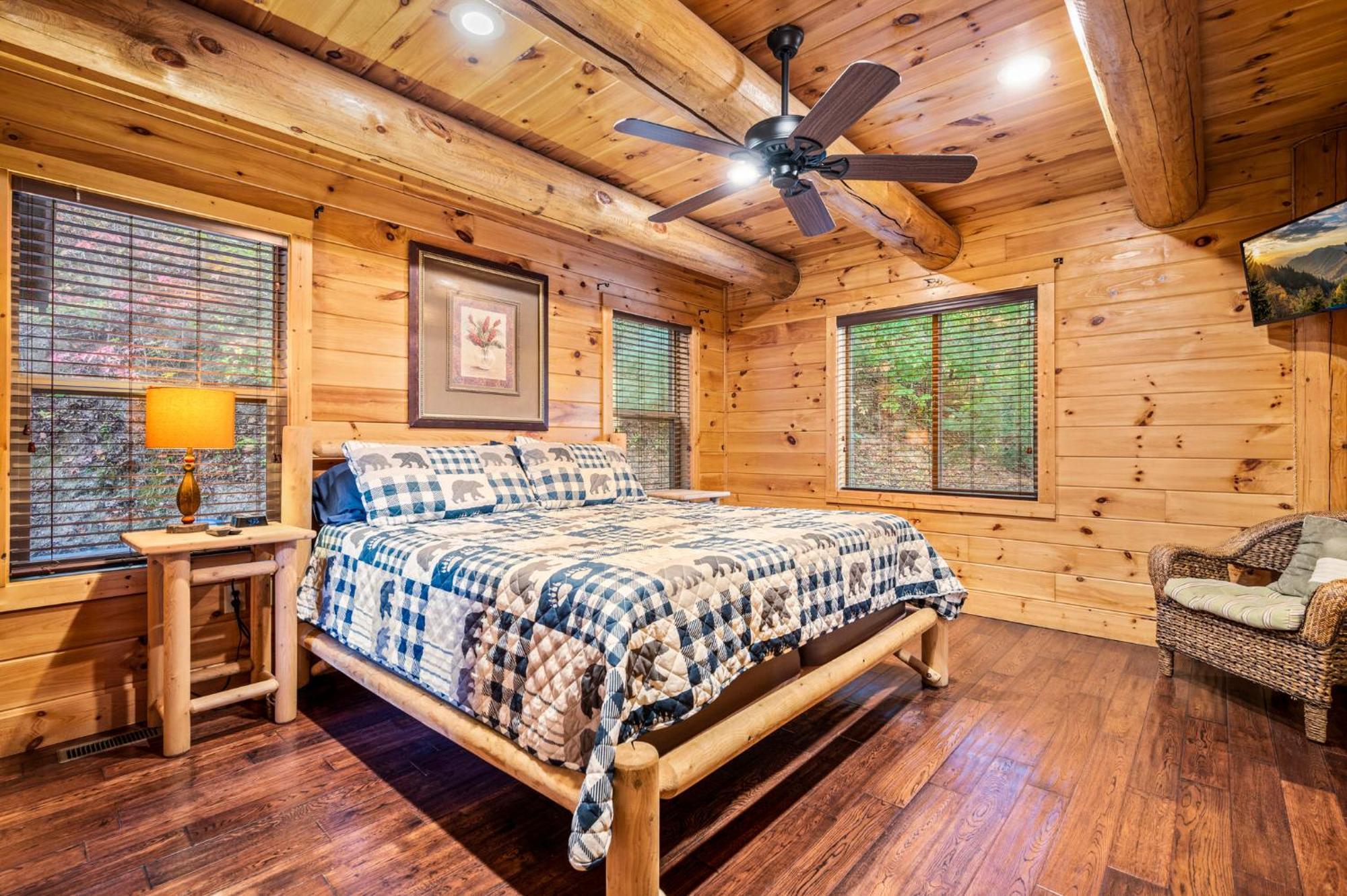 Relaxation Retreat - Pickleball Cabin - Wi-Fi, Fire Pit With Bar, Ev, Game Room, Hot Tub, Pool Access - Mins To Pf セバービル エクステリア 写真