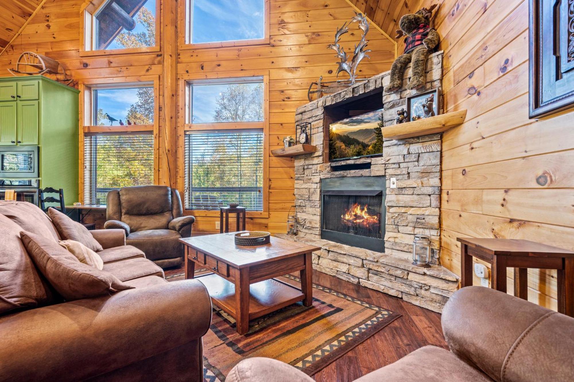 Relaxation Retreat - Pickleball Cabin - Wi-Fi, Fire Pit With Bar, Ev, Game Room, Hot Tub, Pool Access - Mins To Pf セバービル エクステリア 写真
