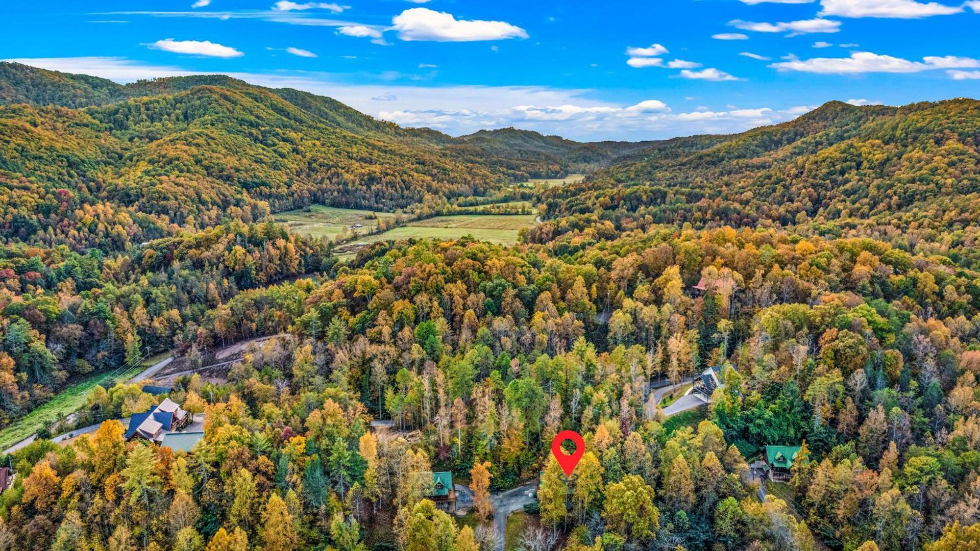 Relaxation Retreat - Pickleball Cabin - Wi-Fi, Fire Pit With Bar, Ev, Game Room, Hot Tub, Pool Access - Mins To Pf セバービル エクステリア 写真