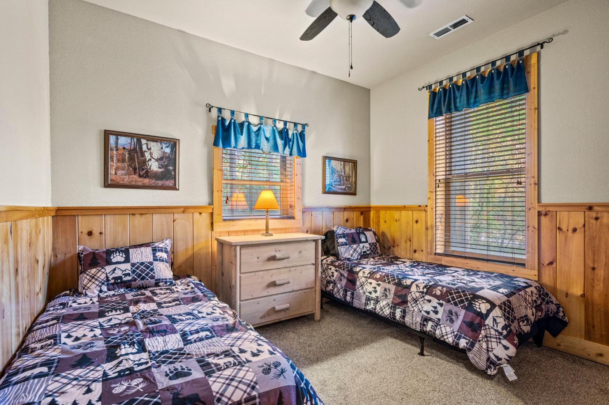 Relaxation Retreat - Pickleball Cabin - Wi-Fi, Fire Pit With Bar, Ev, Game Room, Hot Tub, Pool Access - Mins To Pf セバービル エクステリア 写真
