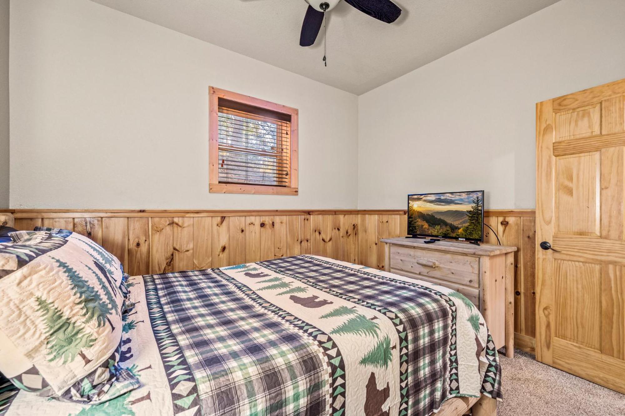 Relaxation Retreat - Pickleball Cabin - Wi-Fi, Fire Pit With Bar, Ev, Game Room, Hot Tub, Pool Access - Mins To Pf セバービル エクステリア 写真