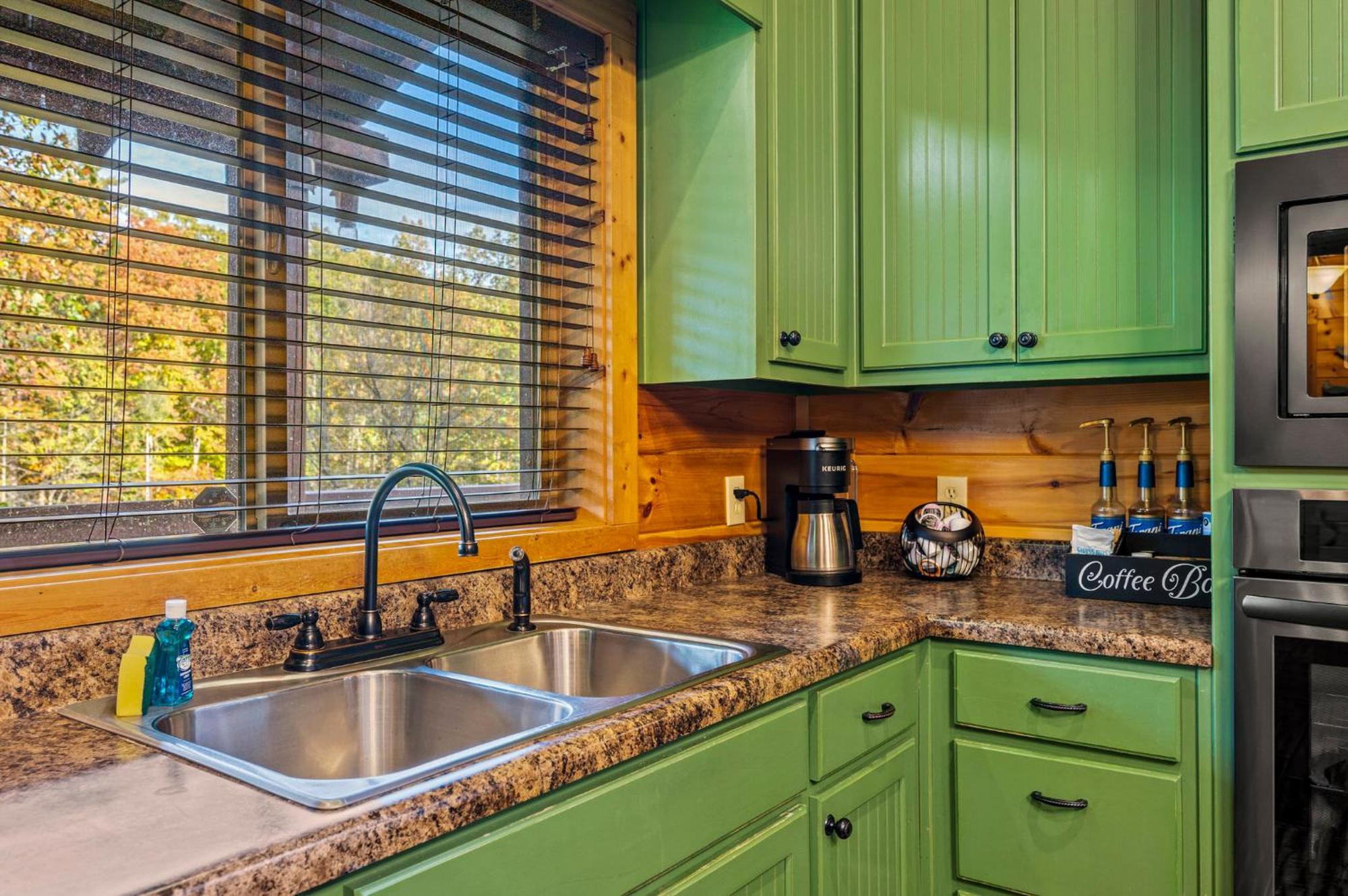 Relaxation Retreat - Pickleball Cabin - Wi-Fi, Fire Pit With Bar, Ev, Game Room, Hot Tub, Pool Access - Mins To Pf セバービル エクステリア 写真
