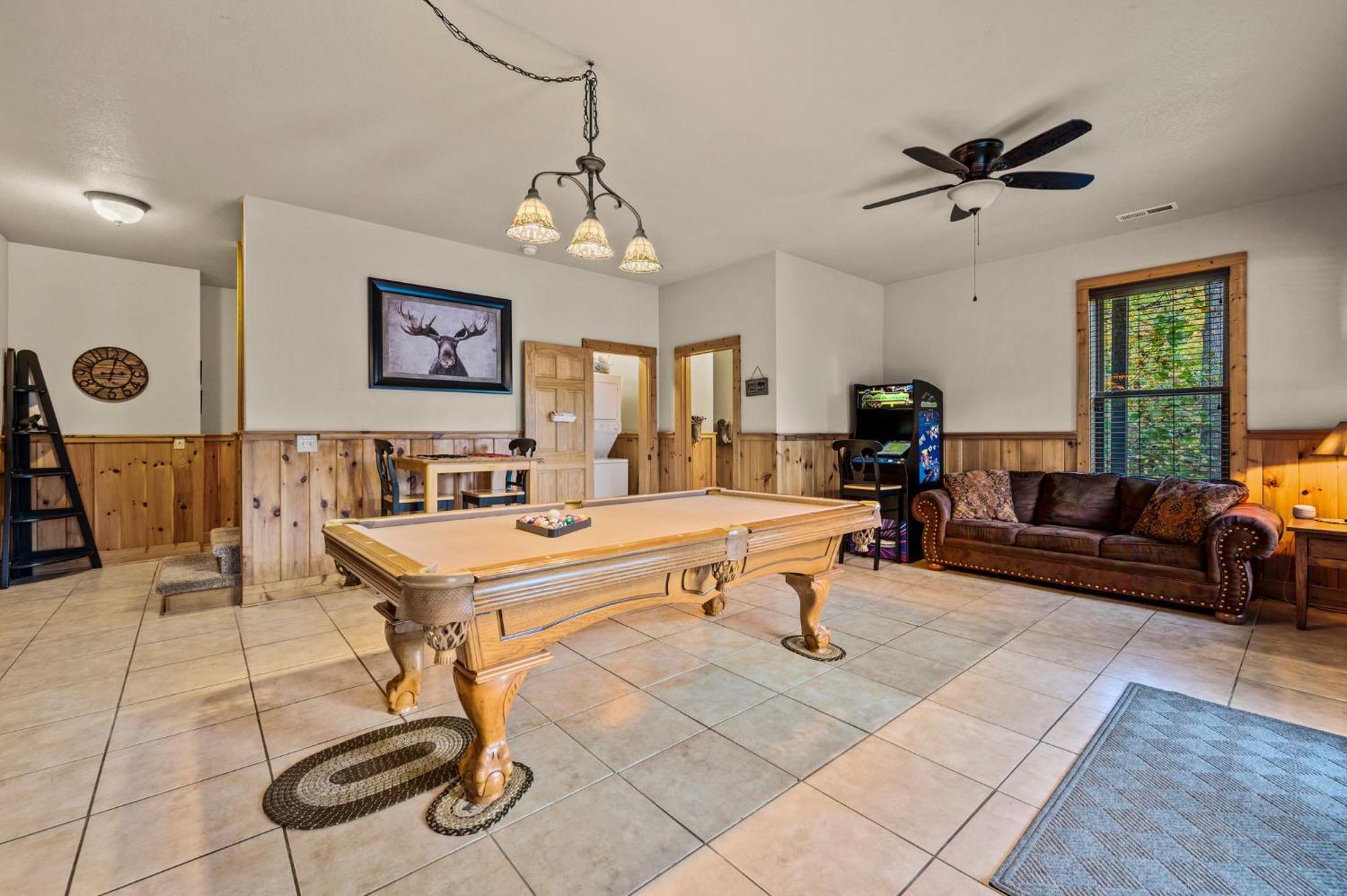 Relaxation Retreat - Pickleball Cabin - Wi-Fi, Fire Pit With Bar, Ev, Game Room, Hot Tub, Pool Access - Mins To Pf セバービル エクステリア 写真