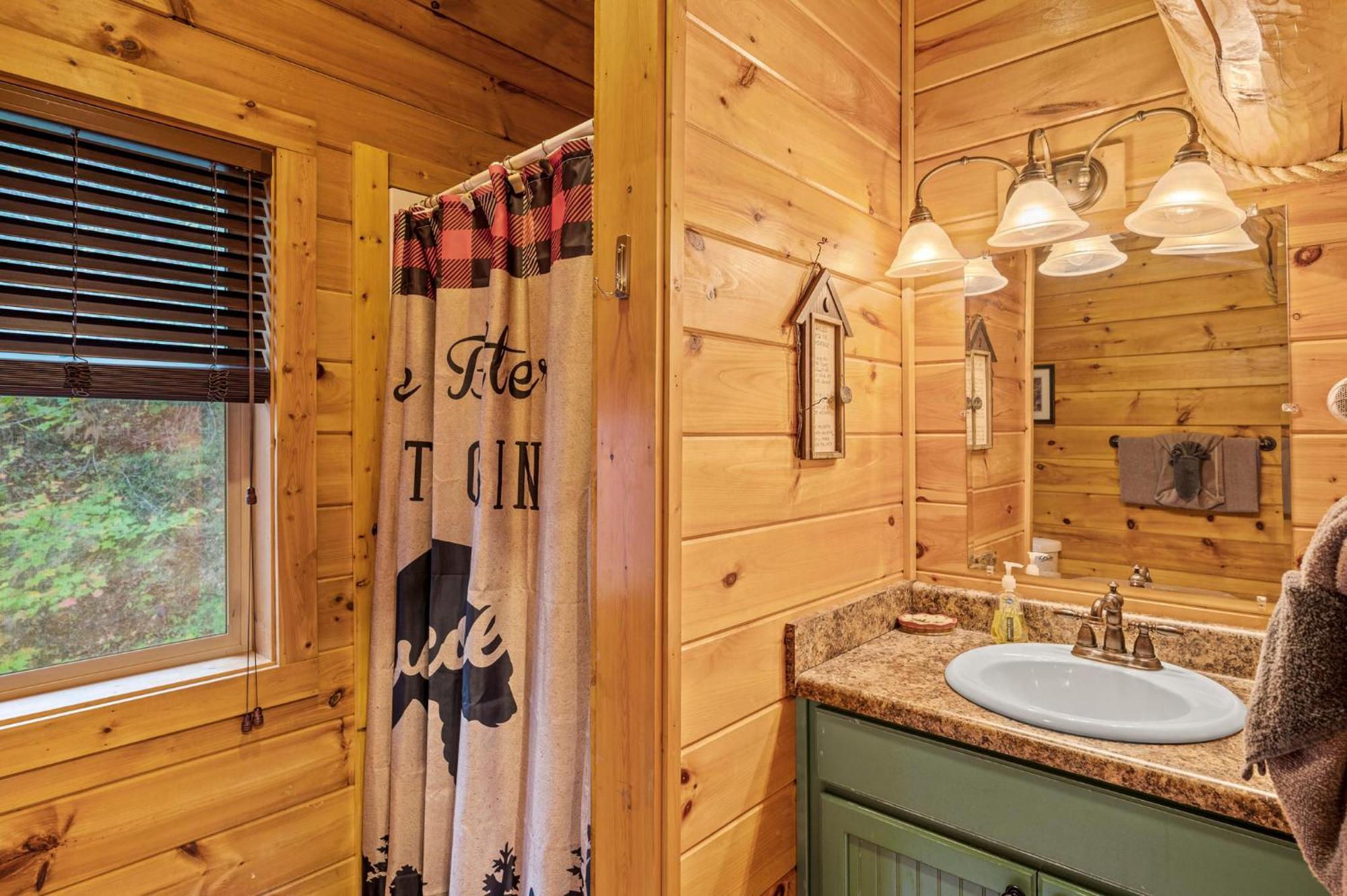 Relaxation Retreat - Pickleball Cabin - Wi-Fi, Fire Pit With Bar, Ev, Game Room, Hot Tub, Pool Access - Mins To Pf セバービル エクステリア 写真