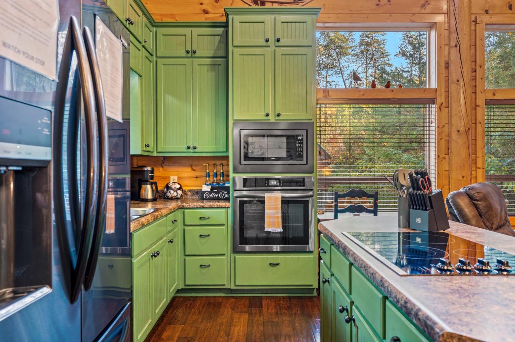 Relaxation Retreat - Pickleball Cabin - Wi-Fi, Fire Pit With Bar, Ev, Game Room, Hot Tub, Pool Access - Mins To Pf セバービル エクステリア 写真
