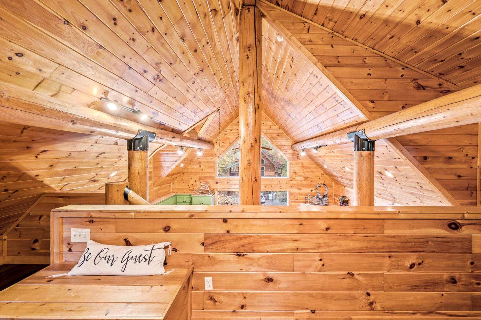 Relaxation Retreat - Pickleball Cabin - Wi-Fi, Fire Pit With Bar, Ev, Game Room, Hot Tub, Pool Access - Mins To Pf セバービル エクステリア 写真